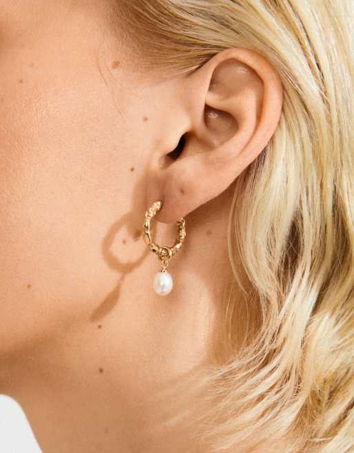 Pilgrim Shift Pearl Earrings In Gold Plated