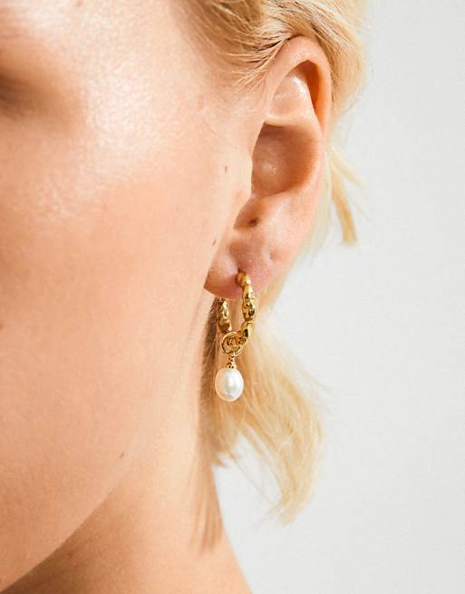 Pilgrim Shift pearl earrings in gold plated