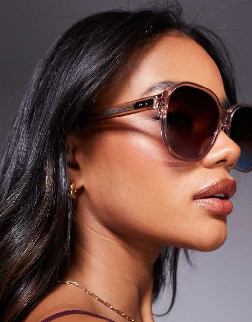 Quay Guess Again Oversized Round Sunglasses In Clear Pink With Gradient Lens