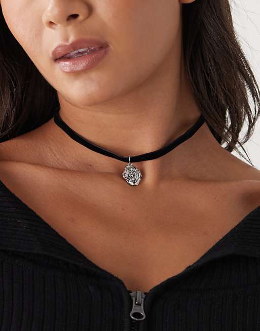 Reclaimed Vintage black velvet choker necklace with pendant in silver