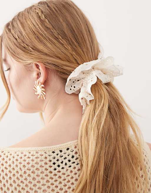 Reclaimed Vintage broderie scrunchie in cream