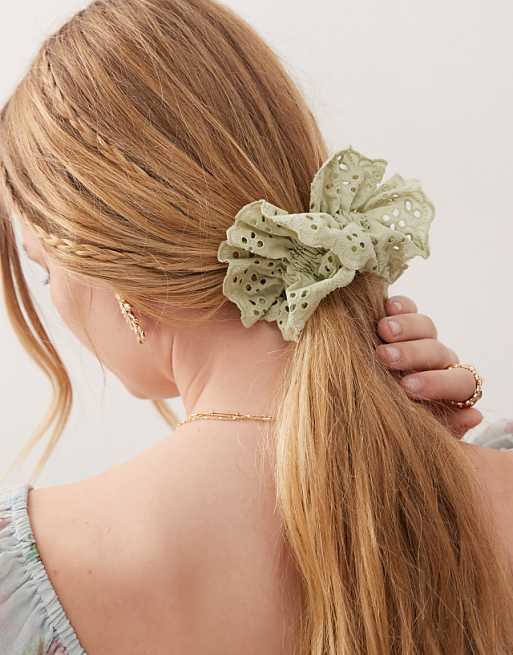 Reclaimed Vintage broderie scrunchie in green