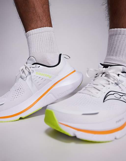 Saucony Guide 18 Running Trainers In White And Peel