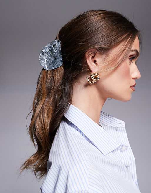 South Beach shell hair claw clip in black resin