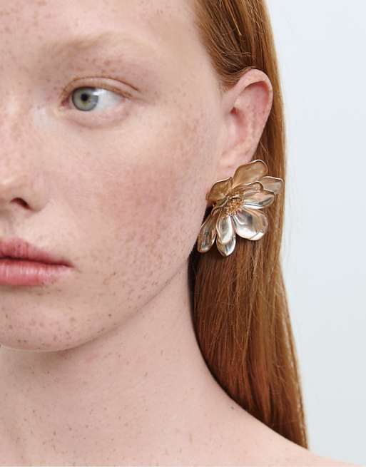 Stradivarius Flower petal earrings in ecru