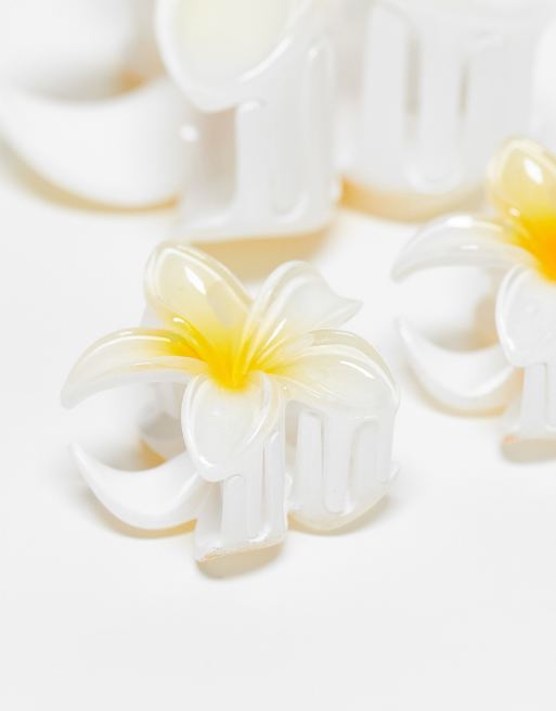 Stradivarius Pack Of 3 Floral Hair Clips In Pale Yellow