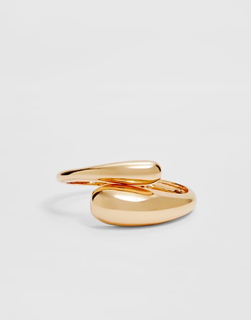 Stradivarius rigid arm cuff in gold
