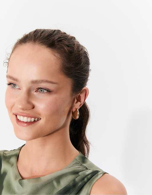 Stradivarius Set of 3 pairs of star earrings in mustard