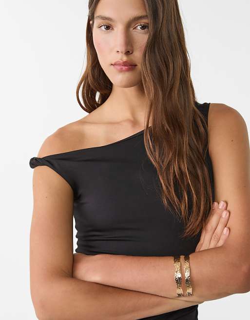 Stradivarius textured arm cuff in gold