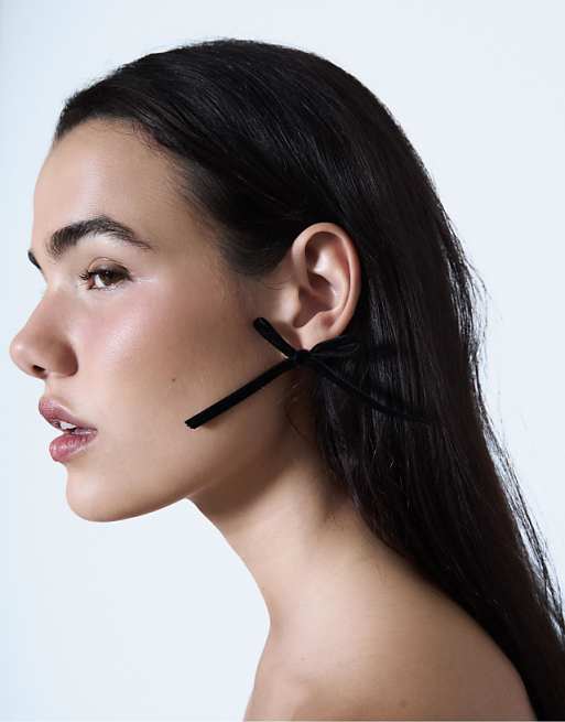 Stradivarius Velvet bow earrings in black