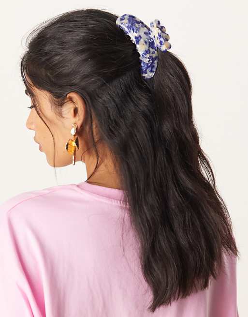 Sui Ava Helle Valeria large hair claw in blue