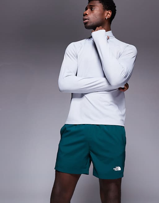 The North Face 24/7 5"" Logo Shorts In Dark Green