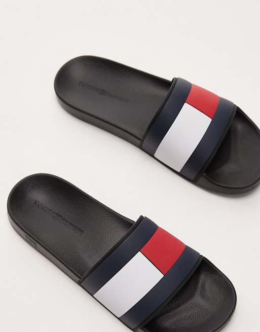 Tommy Hilfiger Rubber Flag Sliders In Black