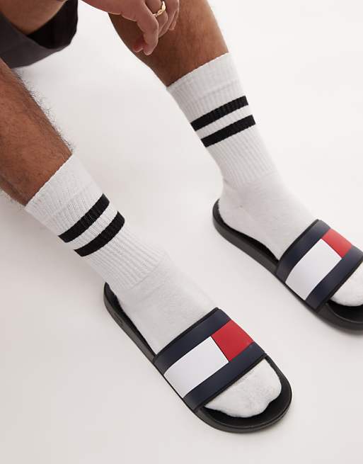 Tommy Hilfiger Rubber Flag Sliders In Black