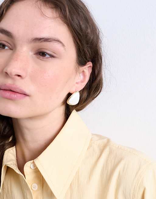 Topshop Bobbi triangular stud pearl earrings in gold