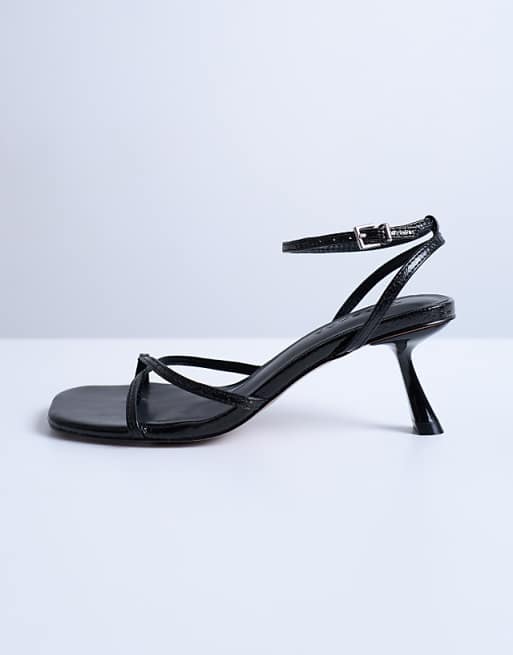 Topshop Ila Toe Loop Mid Heel Sandal In Black