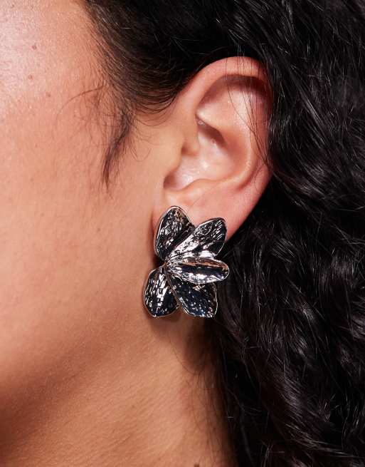 True Decadence Fan Petal Statement Earrings In Silver
