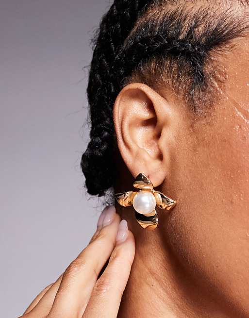 True Decadence floral stud earrings with pearl detail in gold