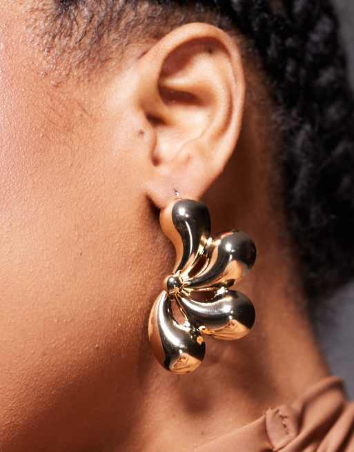 True Decadence Pleated Fan Stud Earrings In Gold