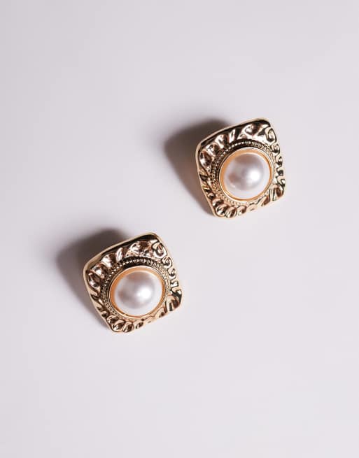 True Decadence Square Vintage Style Pearl Stud Earrings In Gold