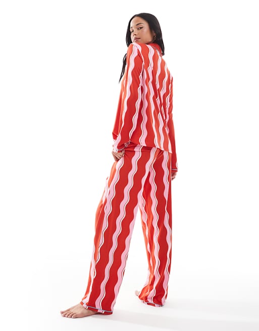 Urban Threads Christmas Long Sleeve Revere And Trouser Pyjama Set In Wavy Red Stripe