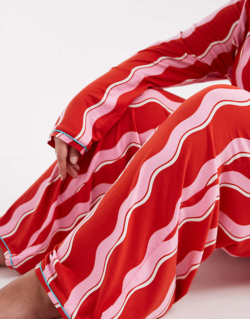 Urban Threads Curve Christmas Long Sleeve Revere And Trouser Pyjama Set In Wavy Red Stripe