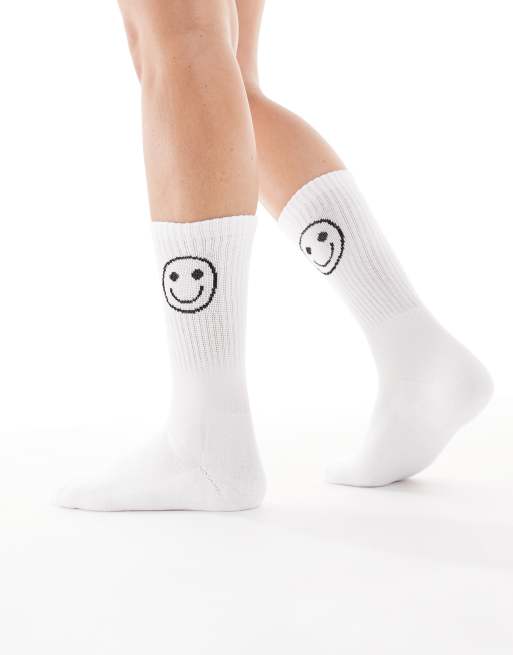 Vero Moda Sporty Ribbed Socks With Smile Motif In White And Chocolate