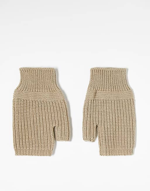 Weekday knitted mittens in beige