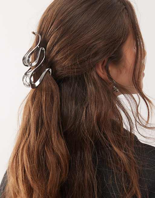 Weekday wave hair claw clip in silver